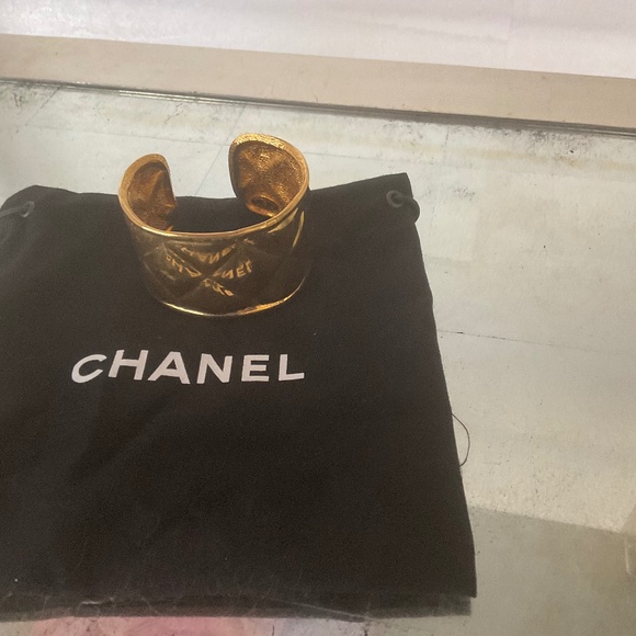 Authentic Chanel Cuff with Original Bag 24k - Picture 1 of 6